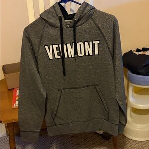 artisans big kids size small Gray Vermont Hoodie